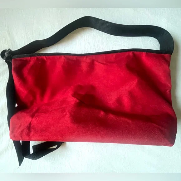 🎀Stylish Red Messenger Bag with Black Trim - Picture 6 of 11